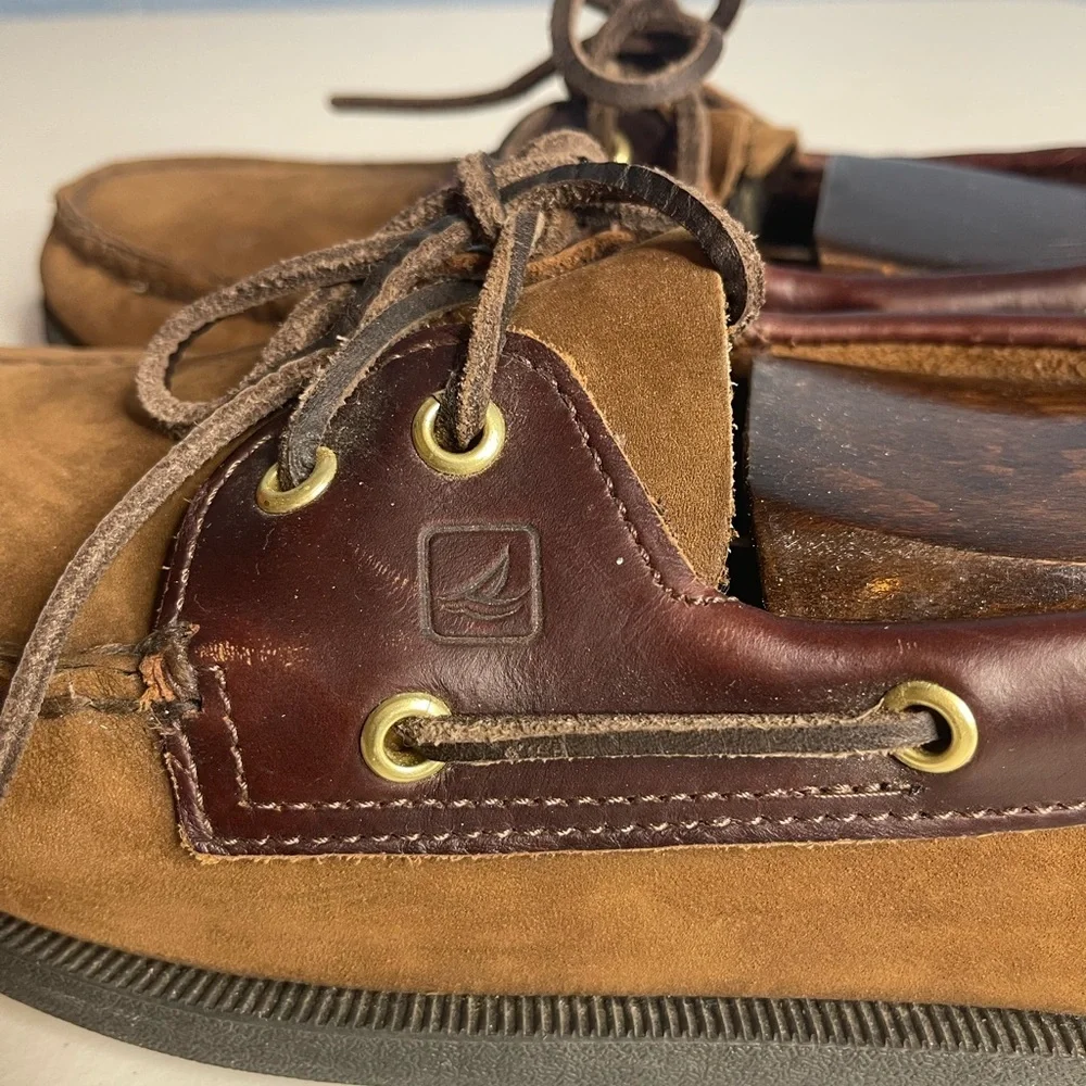 Sperry Top Sider Brown nubuck suede Leather Boat Shoes. Men SZ 10.5 M round toe